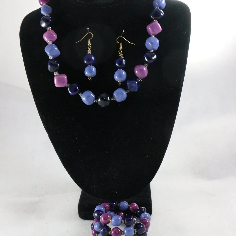 KAZURI Beads Cadeaux 18-inch Lavender Girl Necklace + Earrings + Bracelet Set - Picture 1 of 8